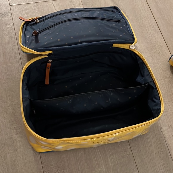 Kate Spade two piece cosmetic bag - Picture 2 of 4